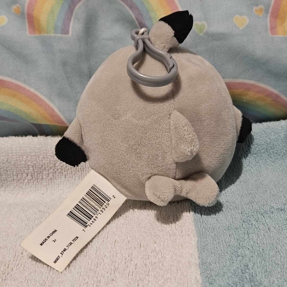 Gordon Clip Squishmallow - Picture 2 of 2